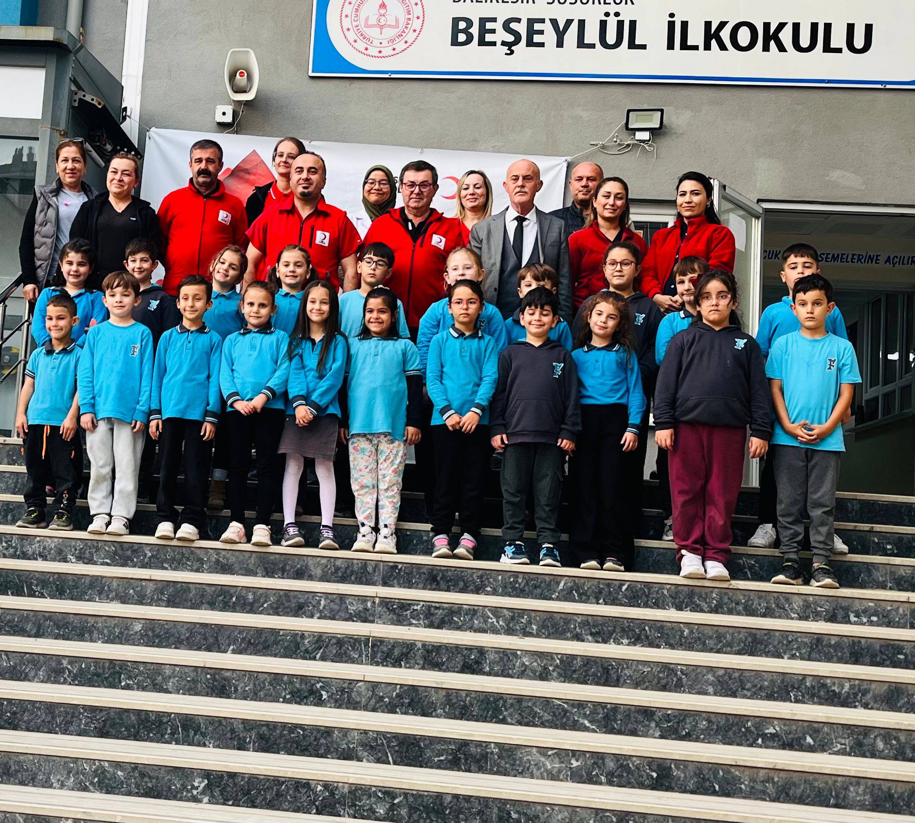 Susurluk’ta Kan Bağışı Kampanyası Şenlik Havasında Gerçekleşti