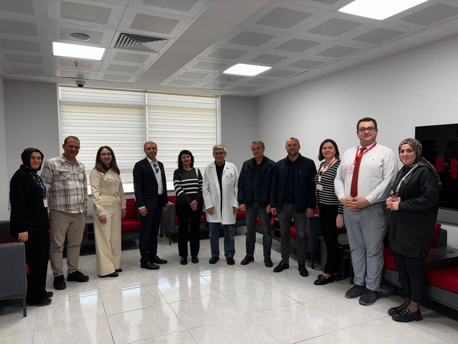 Susurluk Devlet Hastanesi’nde Hizmet Kalitesi Artıyor: Diyaliz Ünitesi Hasta Kabulüne Başladı, Laboratuvar ve Evde Sağlık Hizmetleri Tescillendi